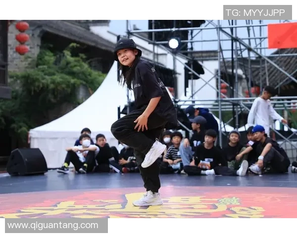 聚焦街舞：南京街舞队的节奏话题